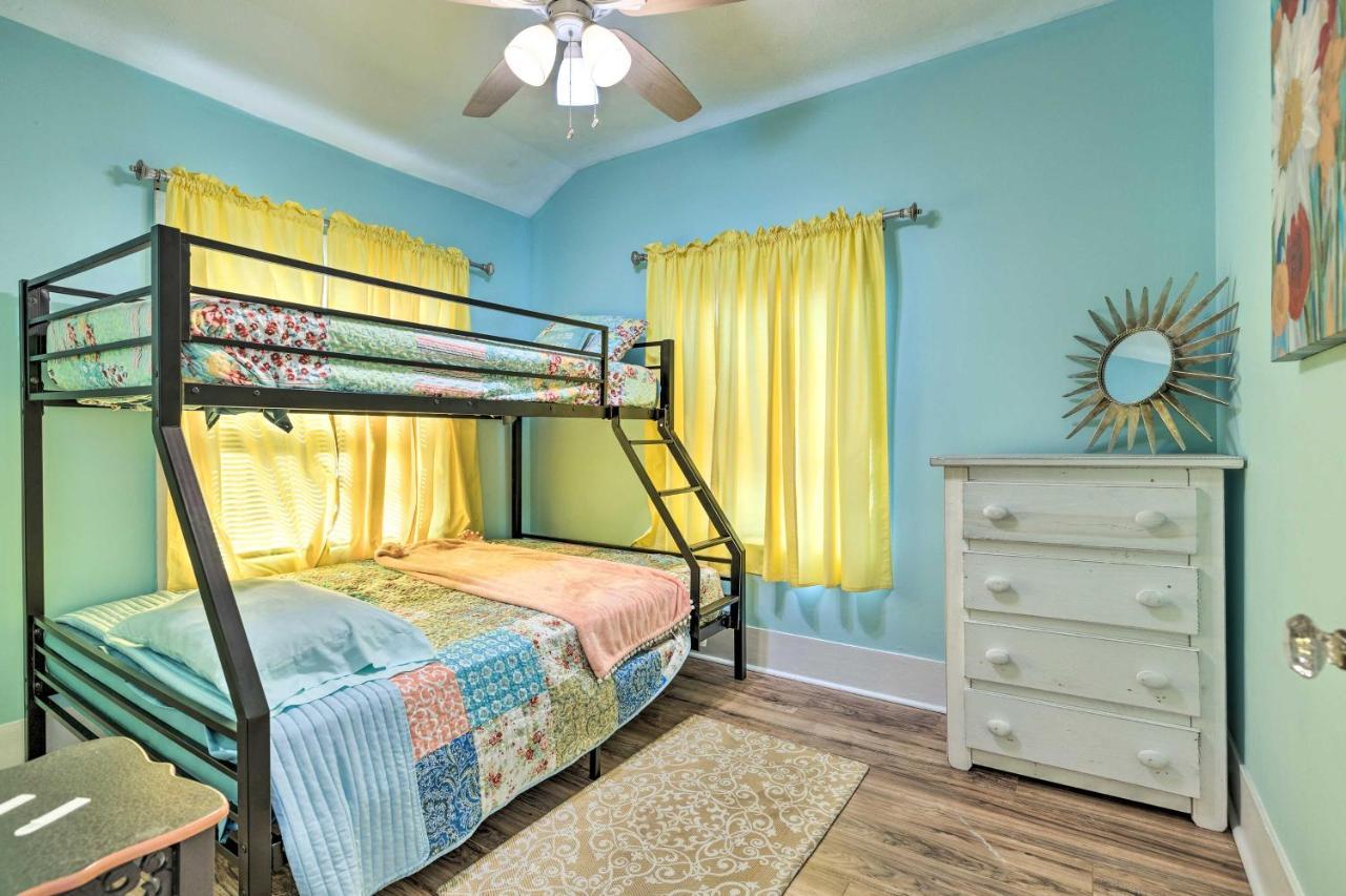 Beachside Getaway - Walk To Gulf, Pier And Casino! Vila Gulfport Exterior foto