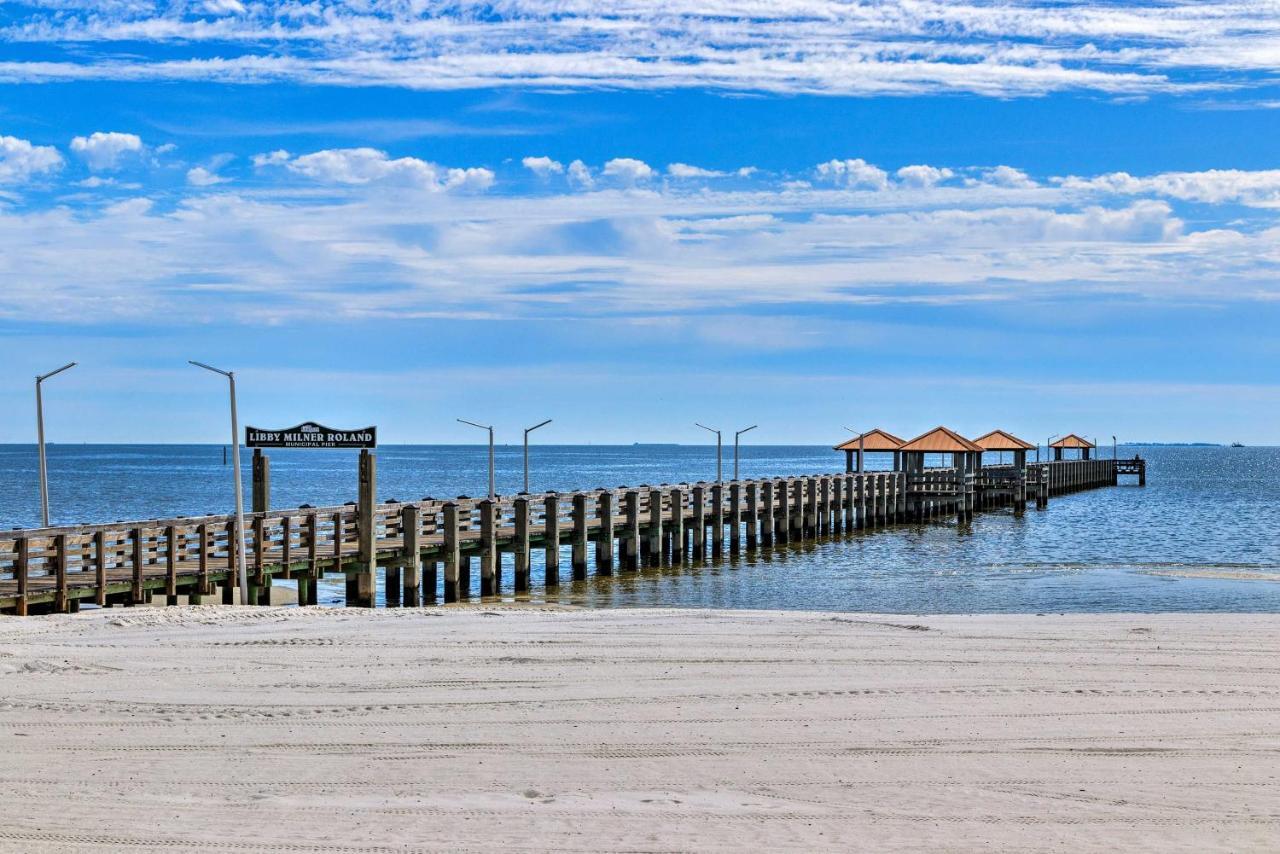Beachside Getaway - Walk To Gulf, Pier And Casino! Vila Gulfport Exterior foto