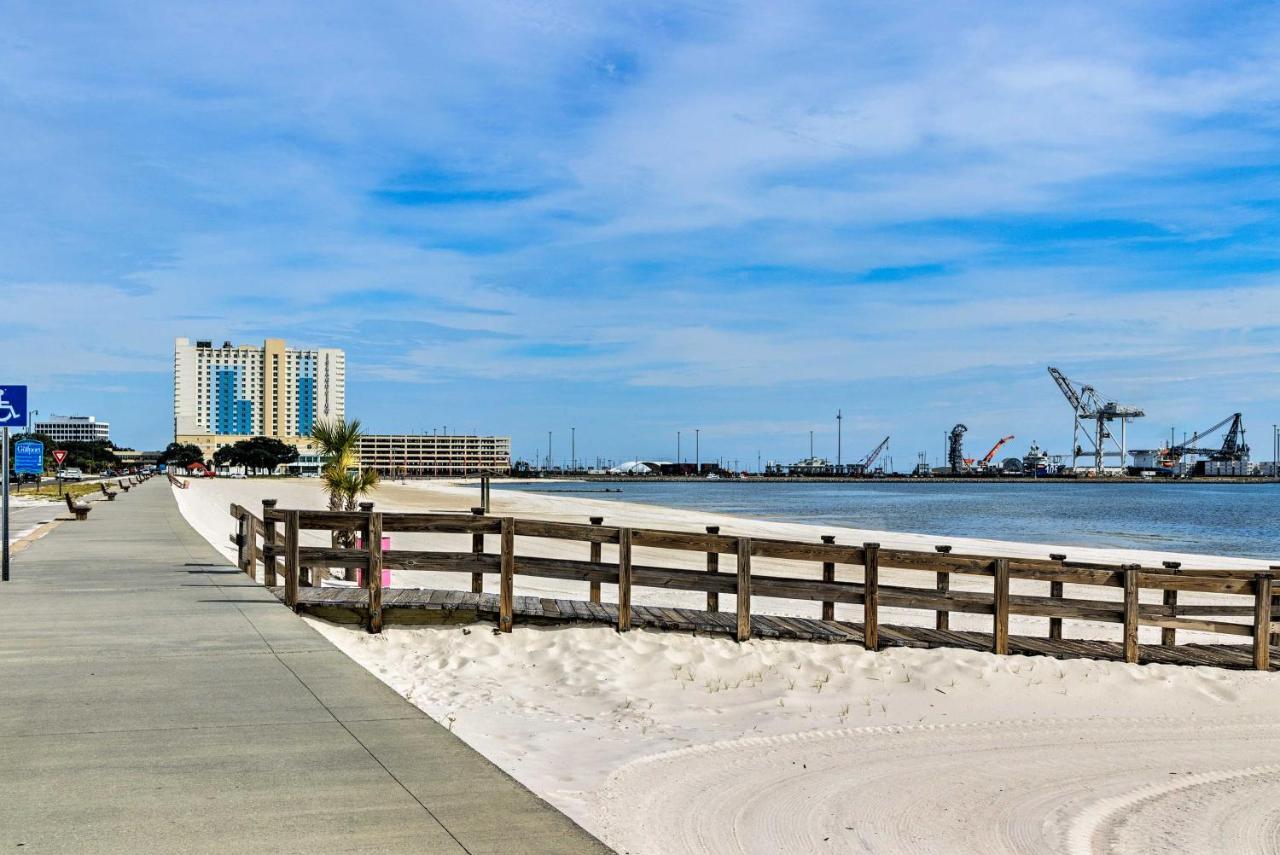 Beachside Getaway - Walk To Gulf, Pier And Casino! Vila Gulfport Exterior foto